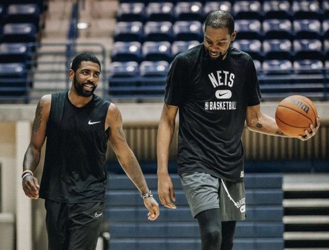 前锋射门力度与准度如何兼顾？（前锋怎样平衡射门力量与精准度？）