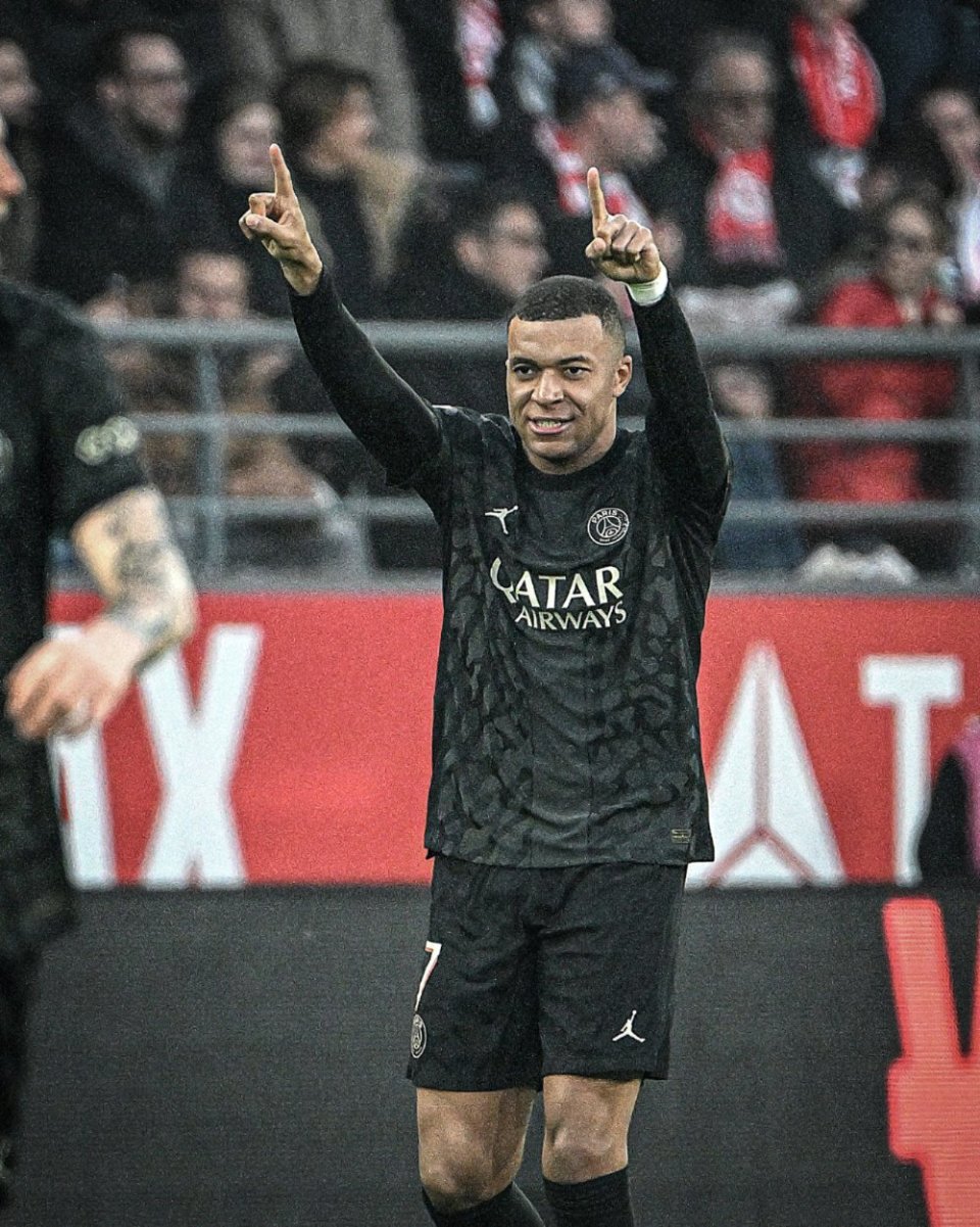 亨利批萨拉赫：此类事情不应公开谈论，我在巴萨时就没这么干（亨利质疑萨拉赫：这类事不该公开，我在巴萨从未这样做）