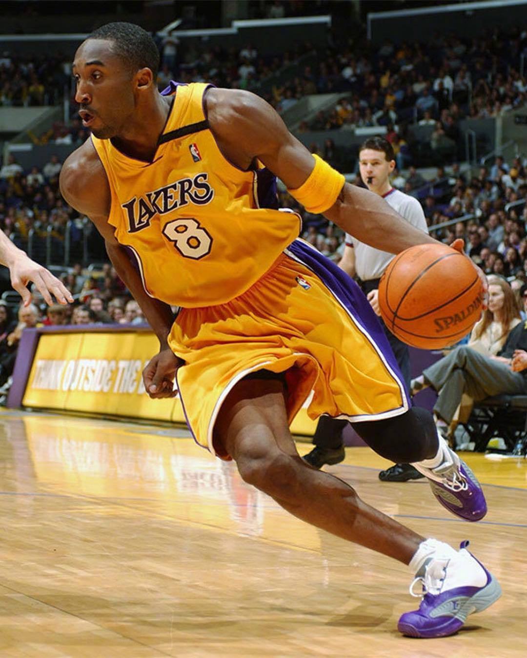 2025中冠奖项公布：厦门队张越包揽最佳球员、最佳射手（2025中冠评奖出炉：厦门队张越荣膺最佳球员并加冕金靴）