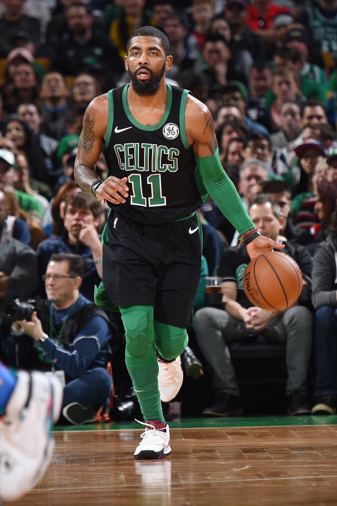 NBA球员数据榜：东契奇助攻领跑,（NBA数据榜单：东契奇助攻位列第一）